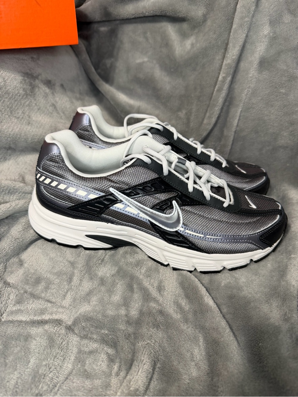 Nike Initiator- Men’s 11